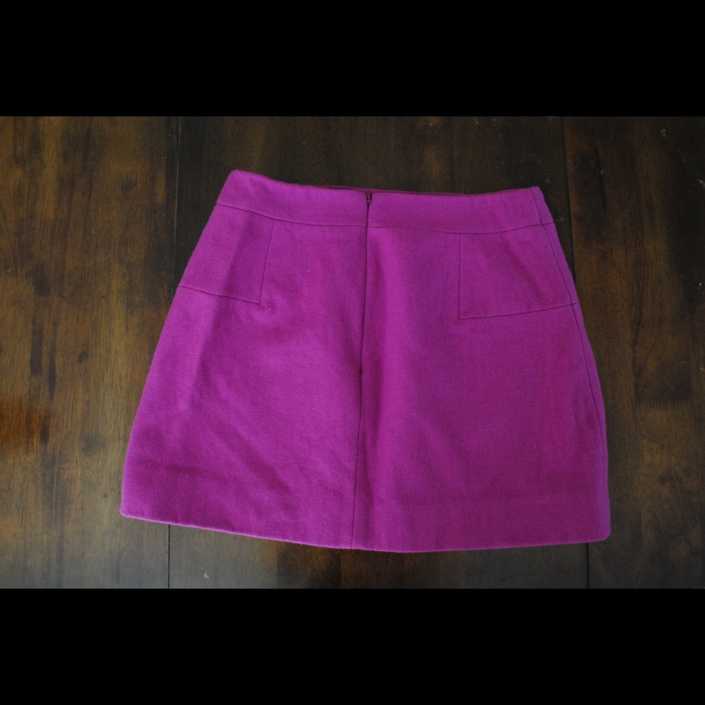 Wool skirt.